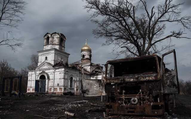 Як окупанти знищують українські християнські громади: Зрізали хрест, поставили російський прапор