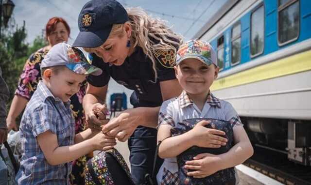 У Донецькій області евакуйовують дітей з майже 30 населених пунктів