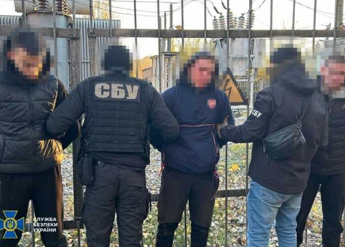 "Полювали" на гелікоптер ЗСУ: СБУ затримала групу підпалювачів