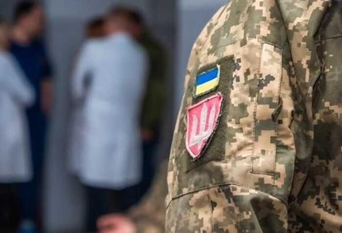 У Ніжині невідомі побили військового