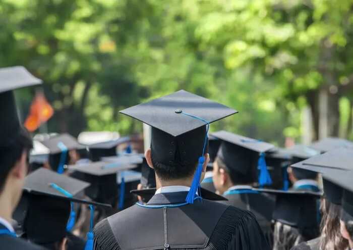 В Україні відрахували до 5 тисяч аспірантів, які вступили під час війни