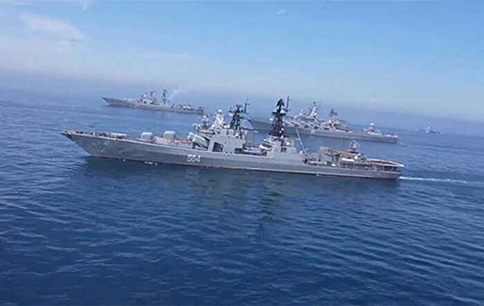 Росія розпочала масштабні військові навчання у двох океанах і у двох морях