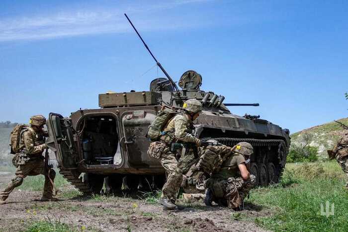 Сили оборони за добу ліквідували майже 900 російських військових