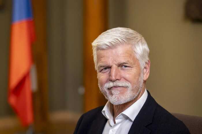 Китай розриває контакти з президентом Чехії через зустріч з духовним лідером Тибету