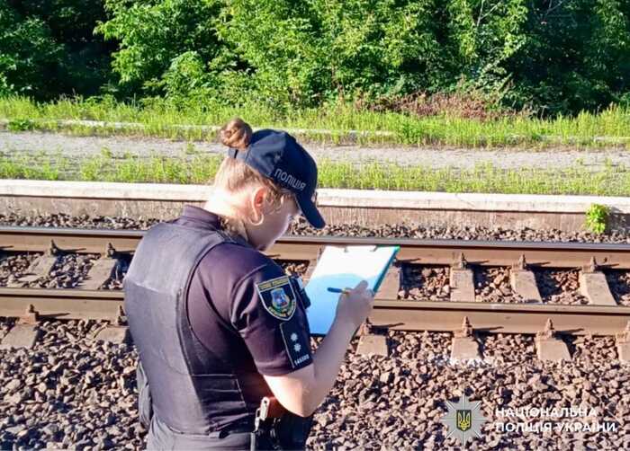 На Київщині потяг збив на смерть жінку