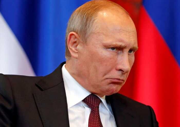 Путіна в Анкориджі все ще немає, але червона доріжка готова: над Аляскою помічено другий російський літак