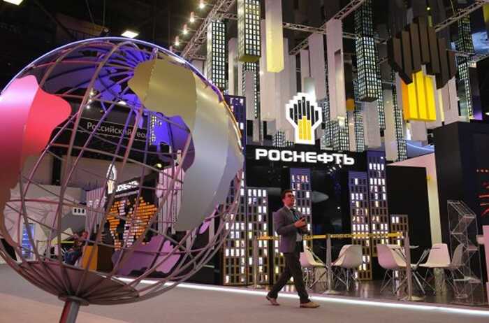 Провал саміту на Алясці може обернутися санкціями проти нафтових компаній РФ, — Bloomberg