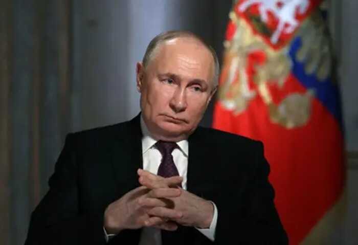 Путін хоче надати російській мові офіційний статус в Україні й не планує зустрічатися із Зеленським — NYT