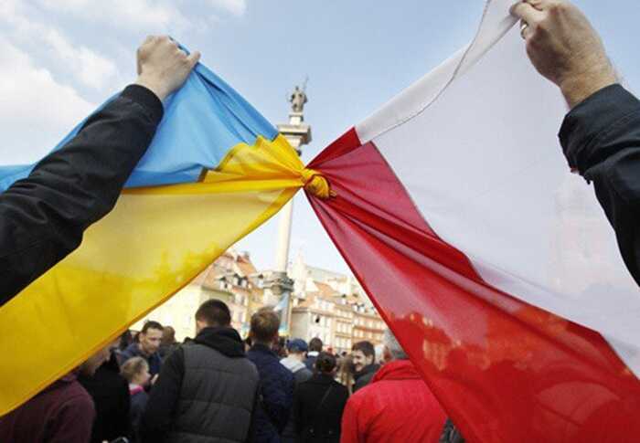 Fitch: більшість українських біженців залишаться в Польщі, що позитивно вплине на її економіку